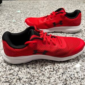 Men’s Under Armour Red Athletic Shoes Sneakers. Size 9.5